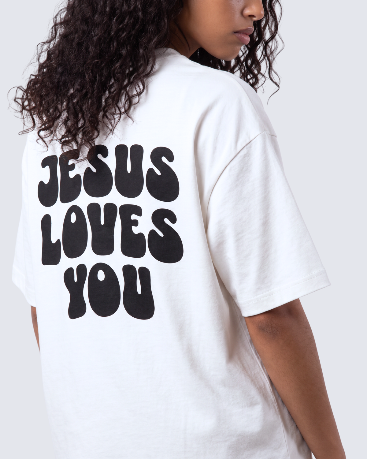 Camiseta Oversized - Jesus Loves You