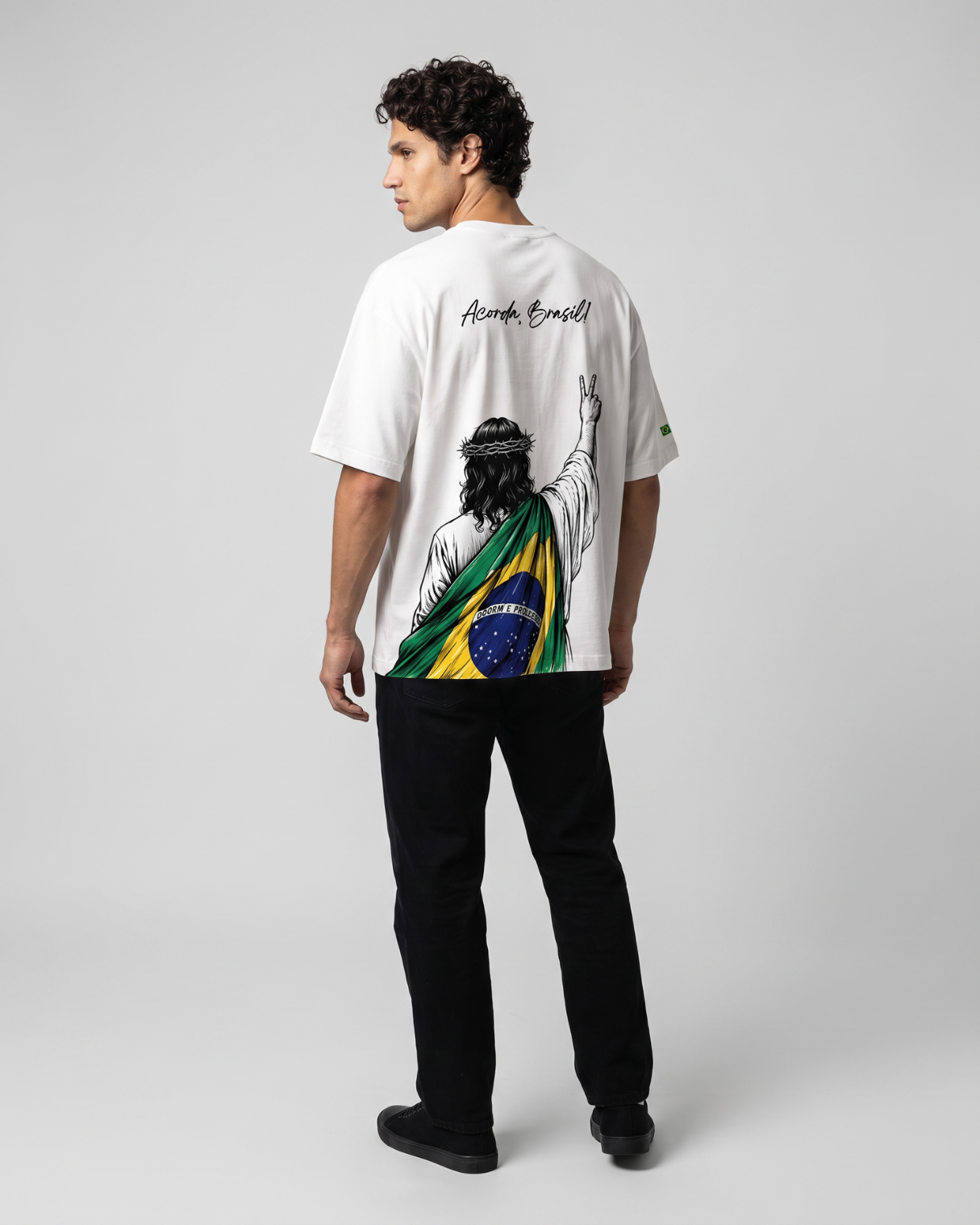Camiseta Oversized - Acorda, Brasil!